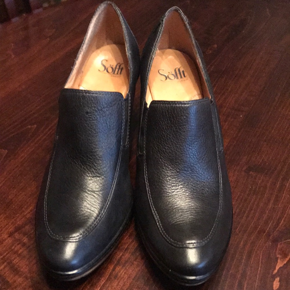 Soft classic black heel. Sz8.5 M.